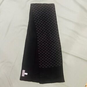 Michael Kors Black Repeat Logo Jacquard Muffler Scarf Reversible‎ EUC
